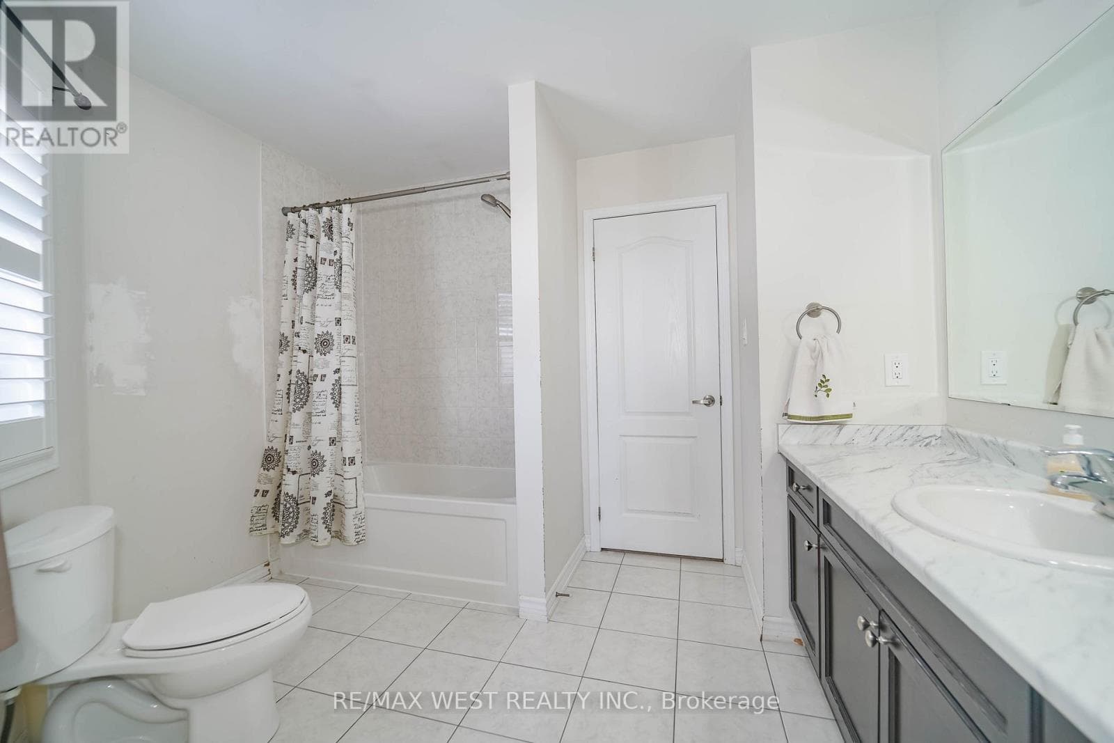 Photo of 110 TYSONVILLE CIRCLE