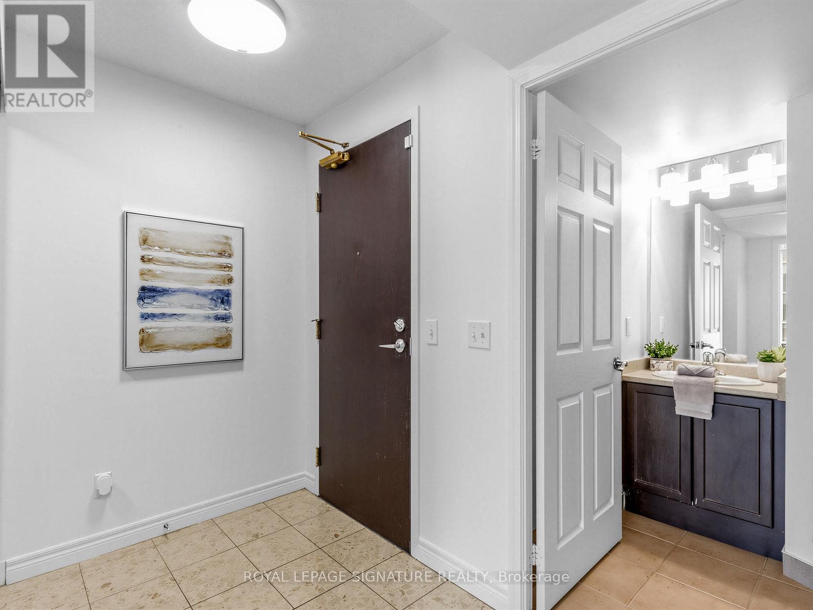 Photo of 3906 - 30 GRAND TRUNK CRESCENT