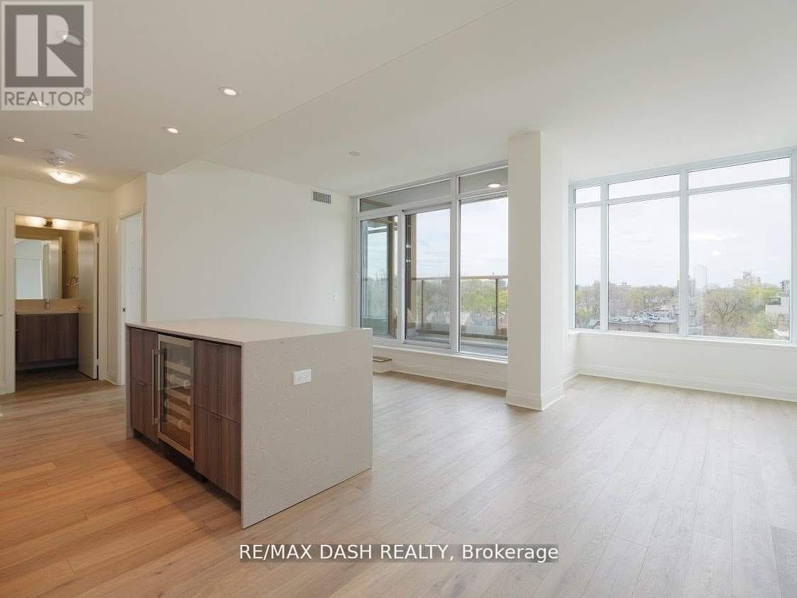 Photo of 602 - 151 AVENUE ROAD