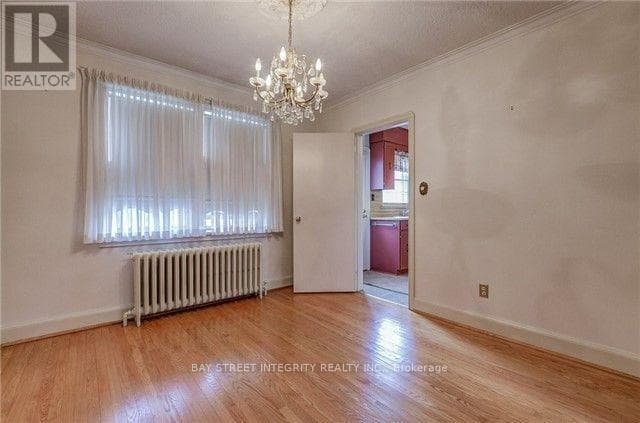 Photo of 889 ROYAL YORK ROAD