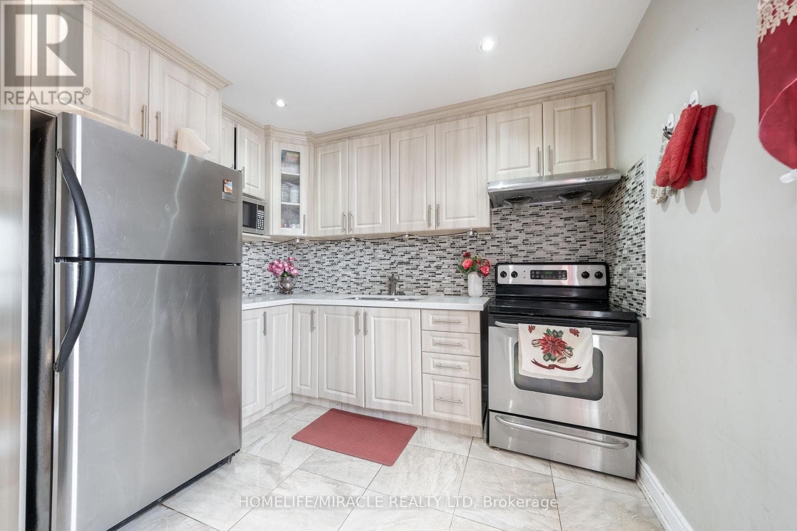 Photo of 150 - 150 ENDERBY CRESCENT