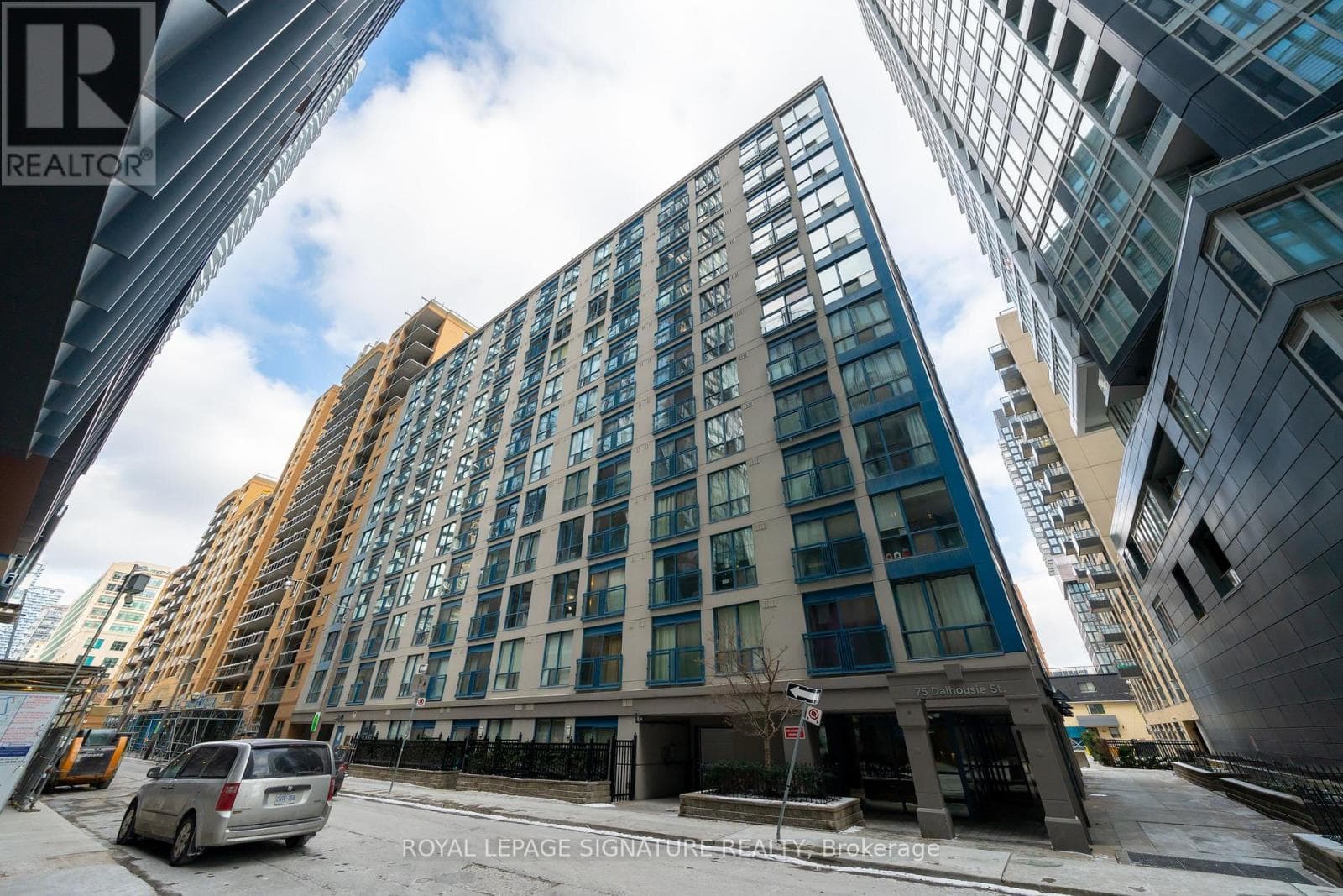 Photo of 1105 - 75 DALHOUSIE STREET