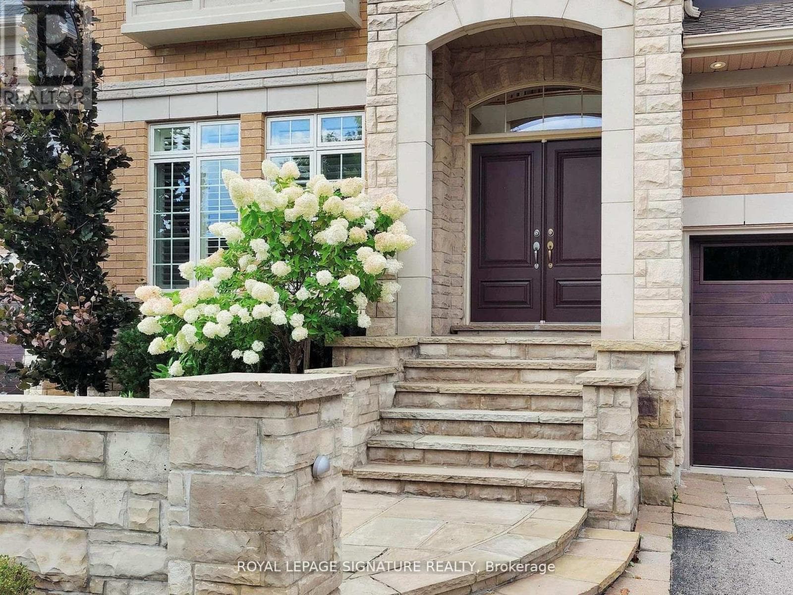 Photo of 2238 LYNDHURST DRIVE