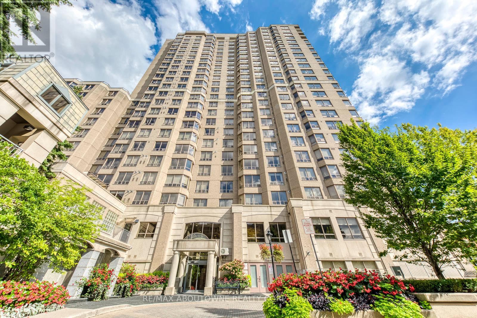 Photo of 1805 - 5418 YONGE STREET