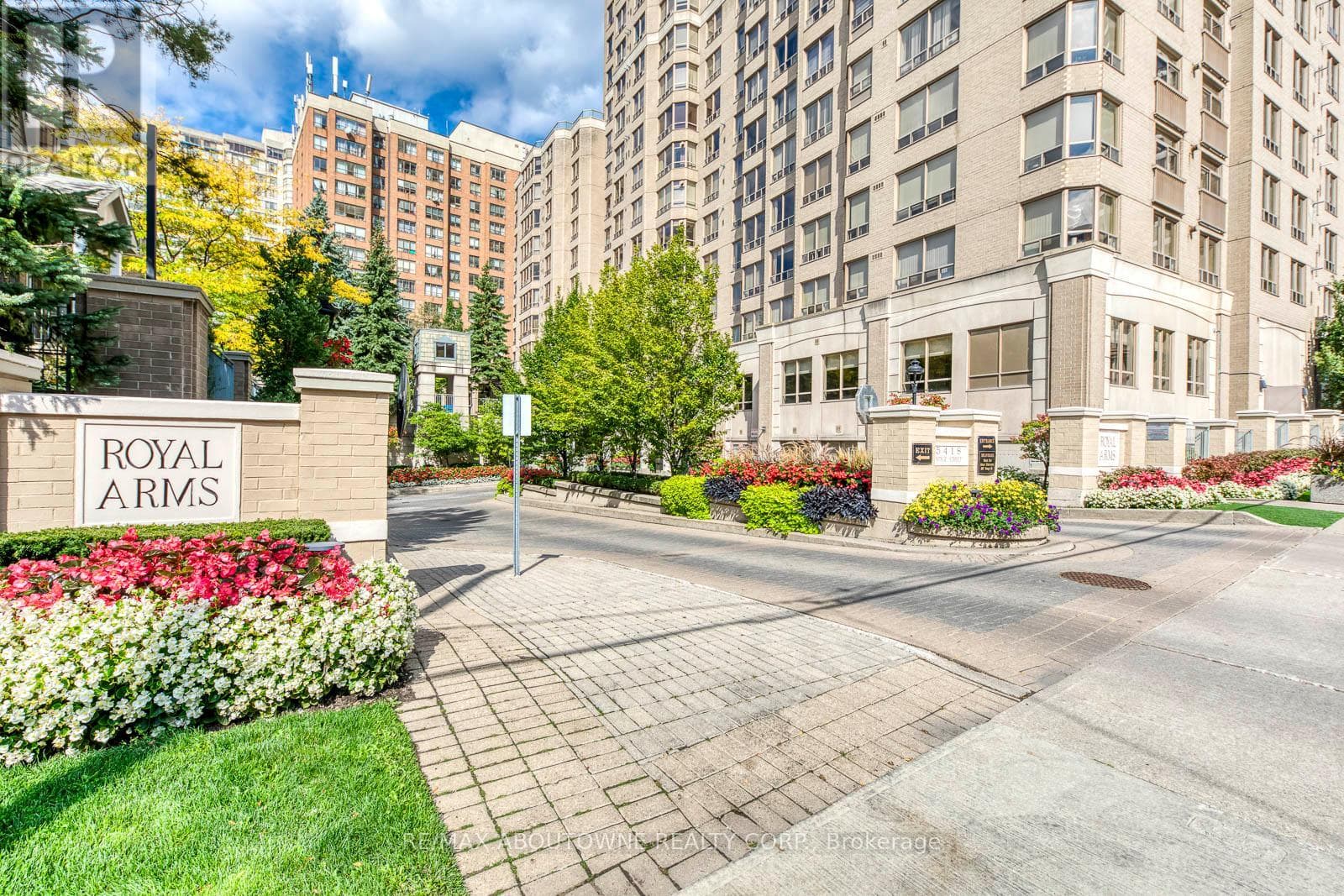Photo of 1805 - 5418 YONGE STREET