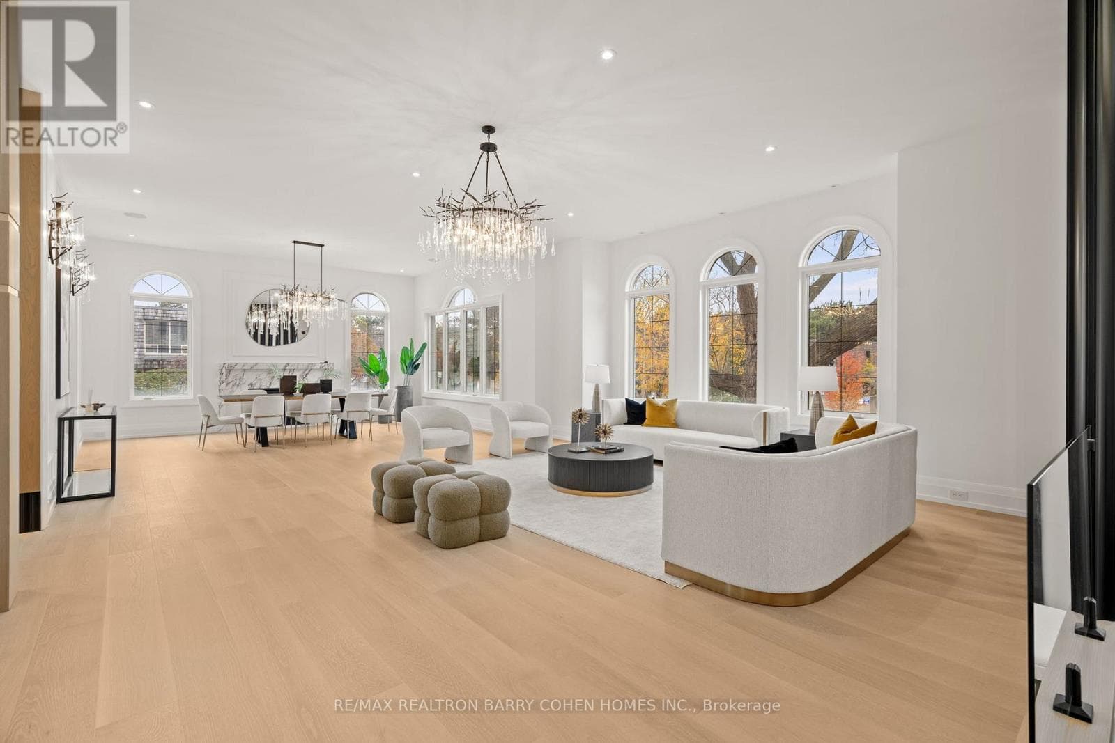 Photo of 81 UPPER CANADA DRIVE