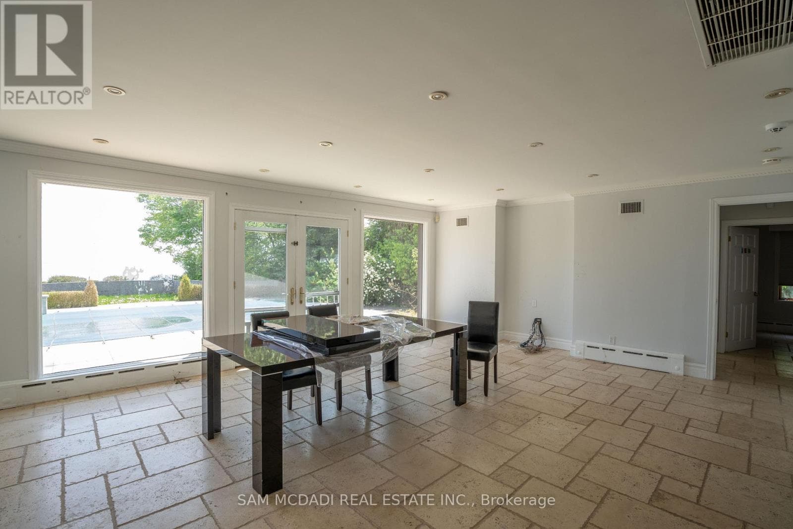 Photo of 1588 WATERSEDGE ROAD