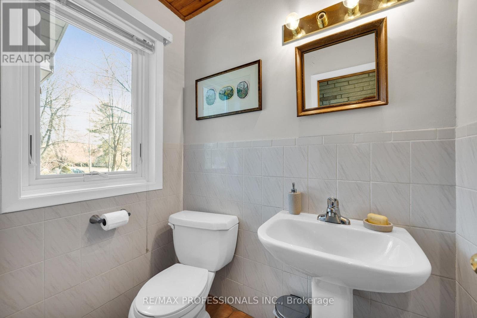 Photo of 508 VANESSA CRESCENT