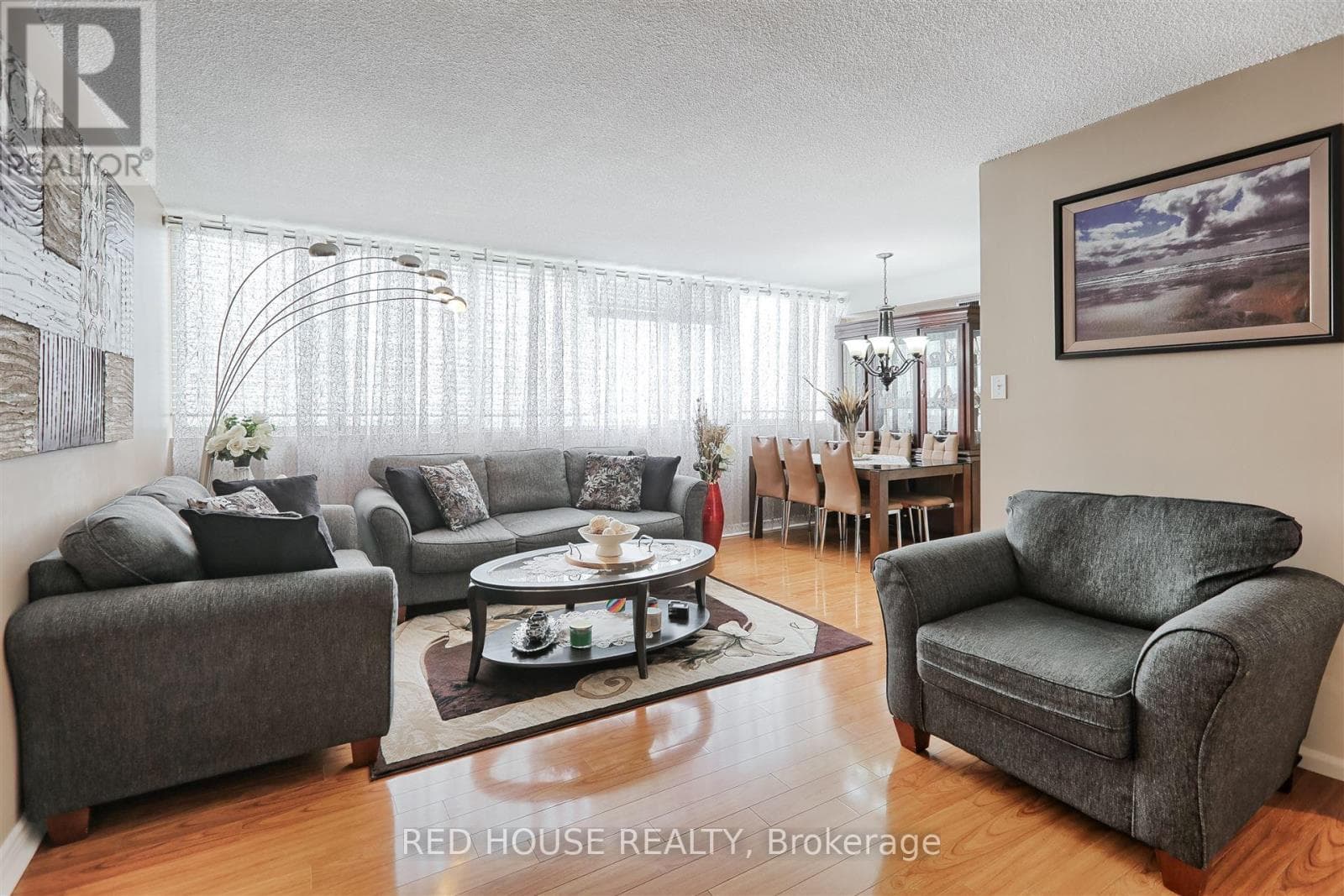 Photo of 705 - 3590 KANEFF CRESCENT