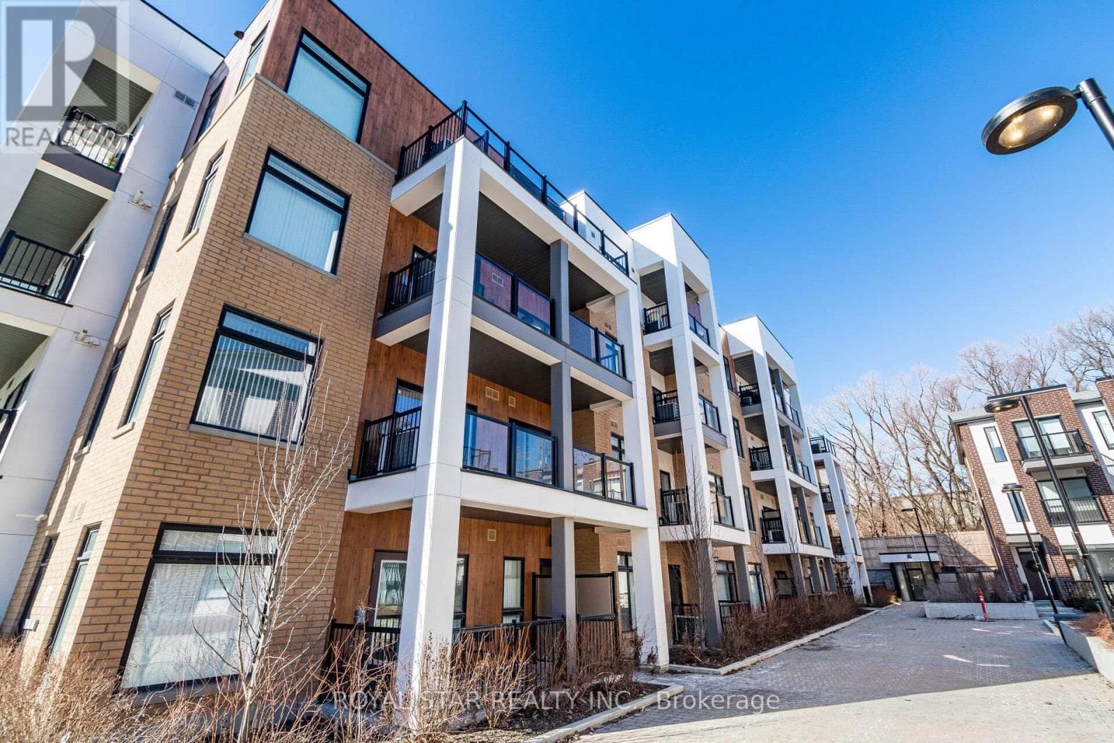 Photo of 401 - 120 CANON JACKSON DRIVE