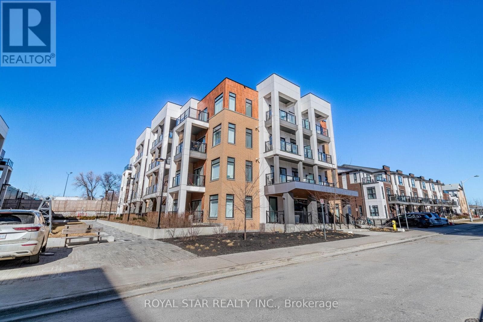 Photo of 401 - 120 CANON JACKSON DRIVE