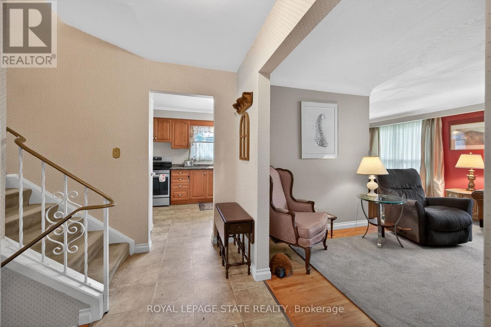 Photo of 582 WOODVIEW ROAD
