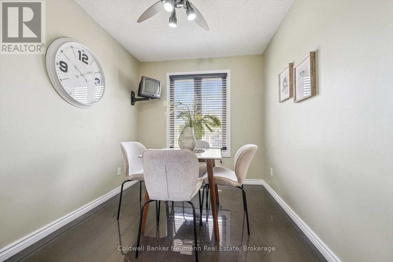 Photo of 17 HISTON CRESCENT