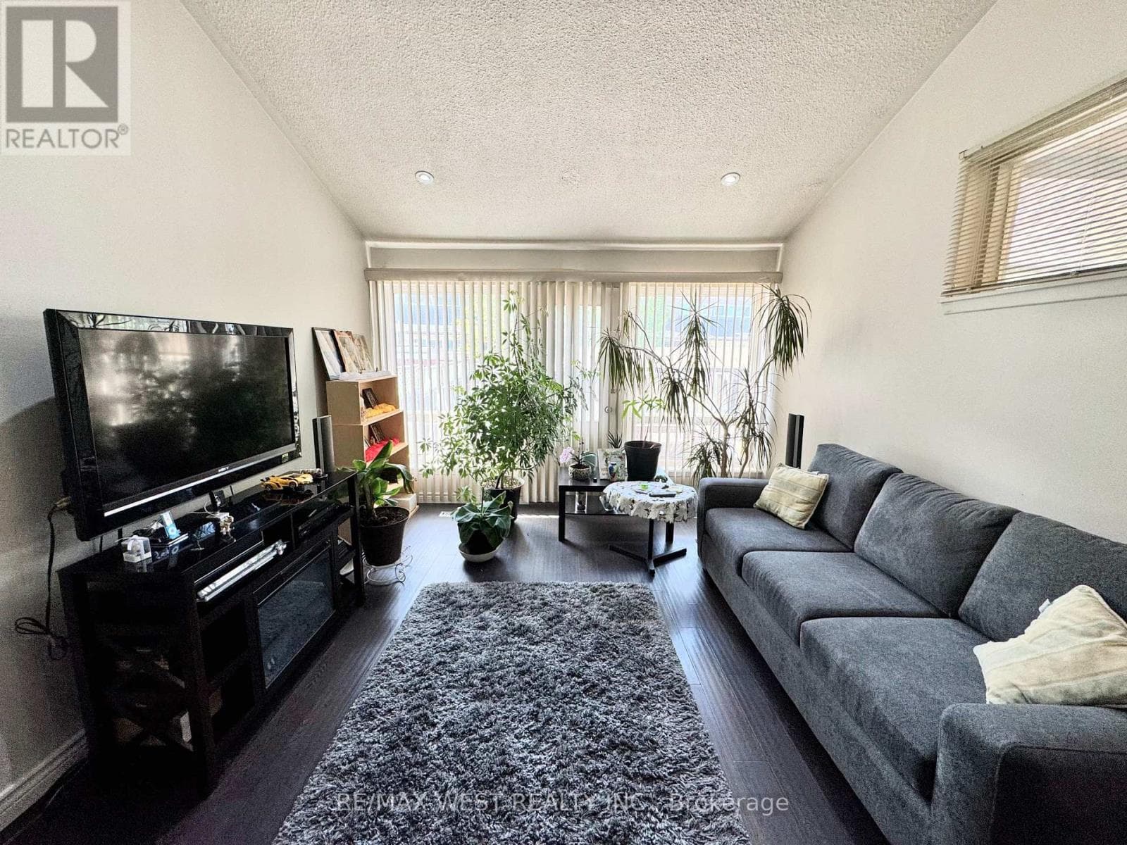 Photo of 234 - 260 JOHN GARLAND BOULEVARD