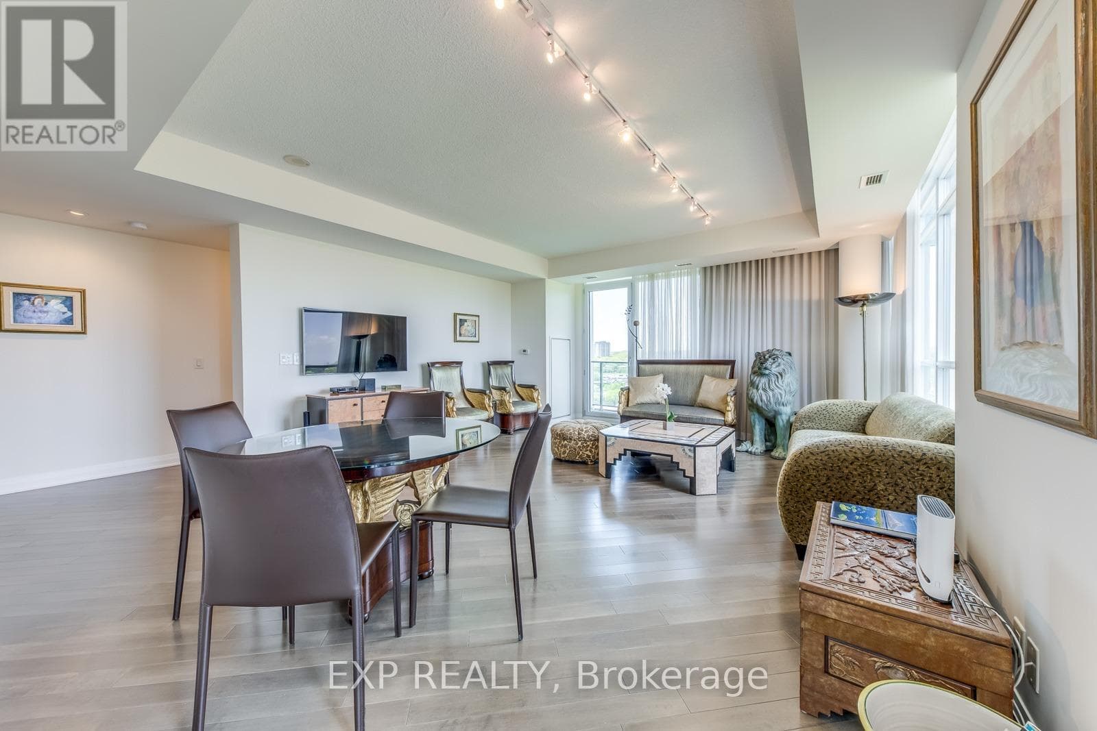 Photo of 905 - 1055 SOUTHDOWN ROAD