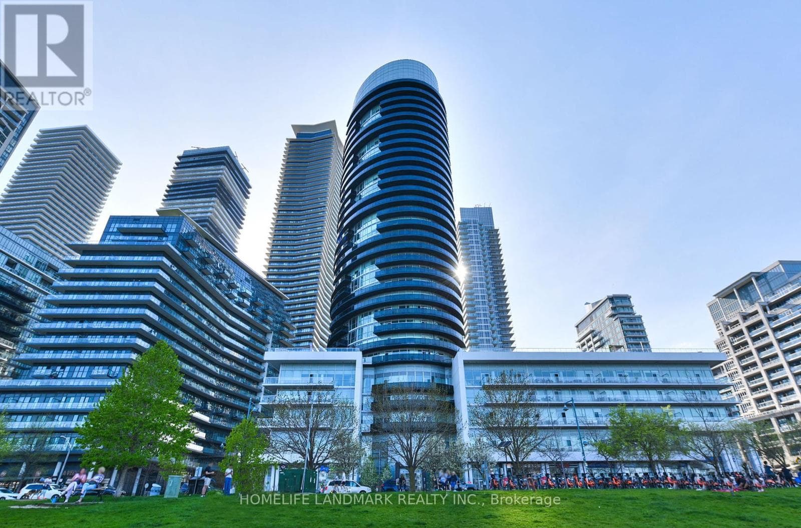 Photo of 227 - 80 MARINE PARADE DRIVE