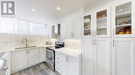 Photo of 806 - 4673 JANE STREET
