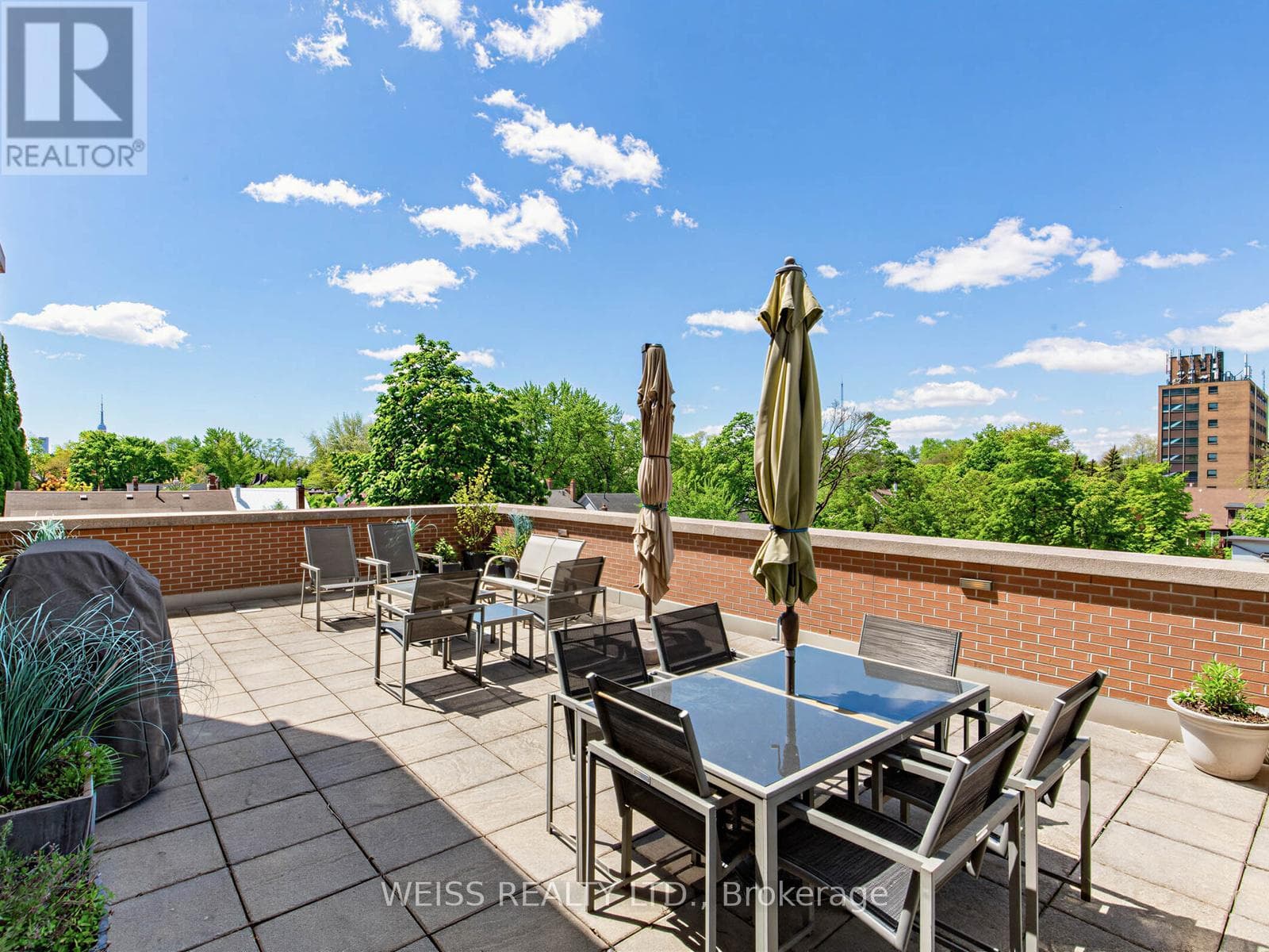 Photo of 506 - 155 ST CLAIR AVENUE W