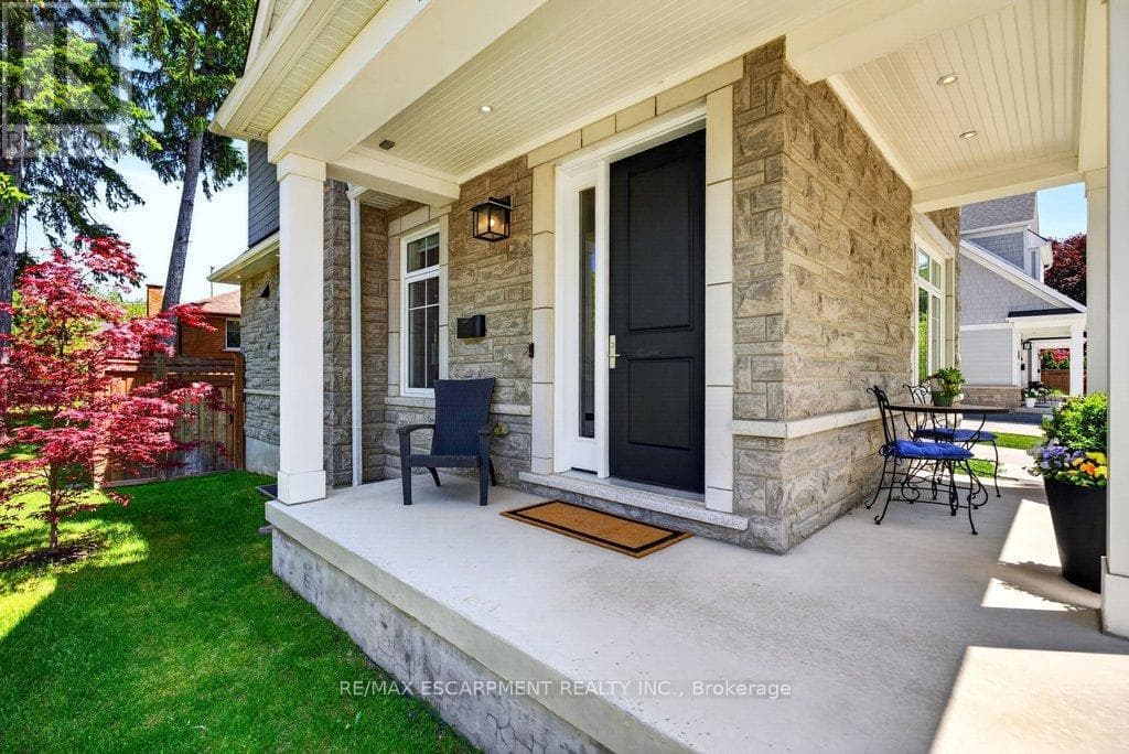 Photo of 6 - 2134 NEW STREET