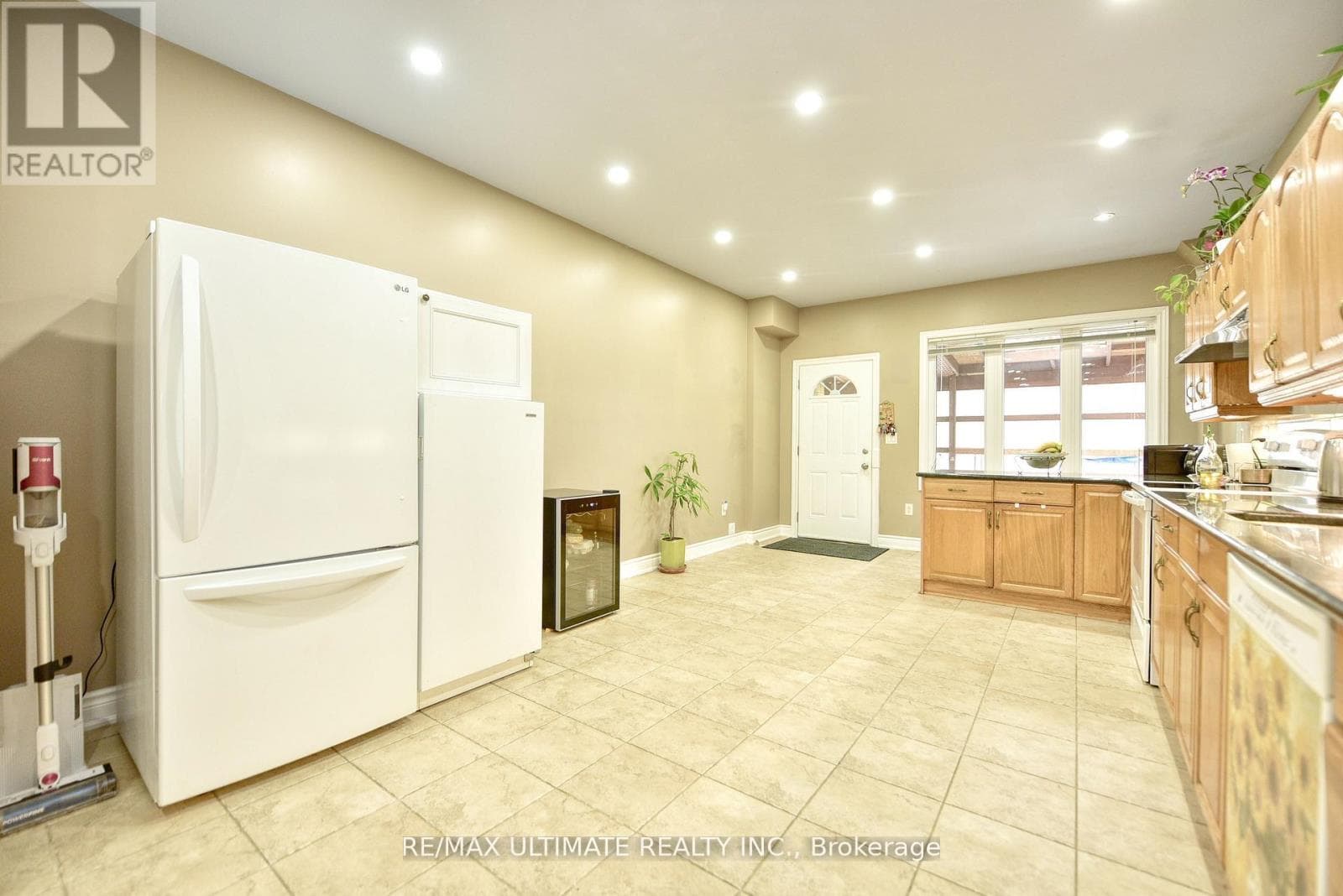 Photo of 227 EARLSCOURT AVENUE
