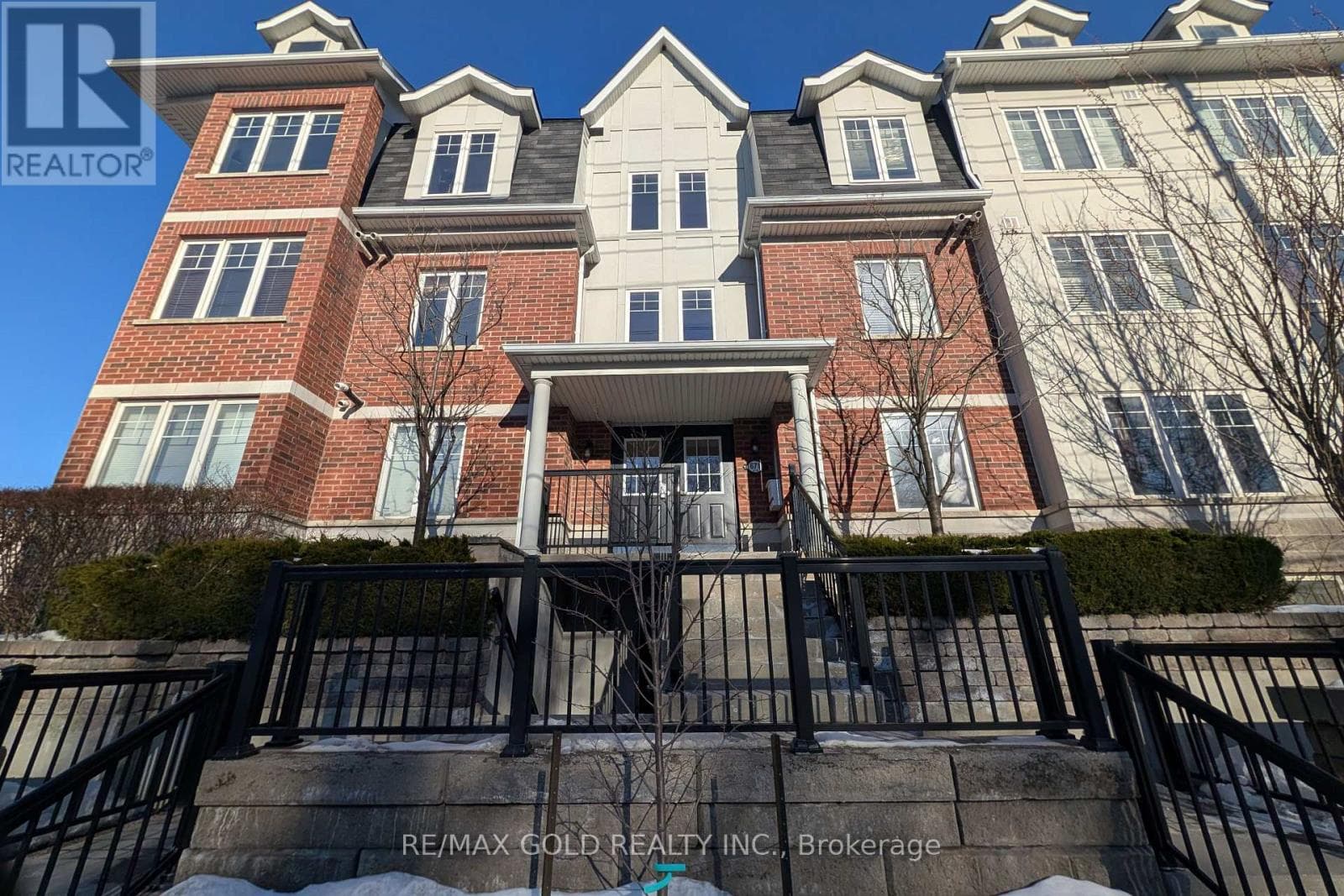 Photo of 26 - 671A WARDEN AVENUE