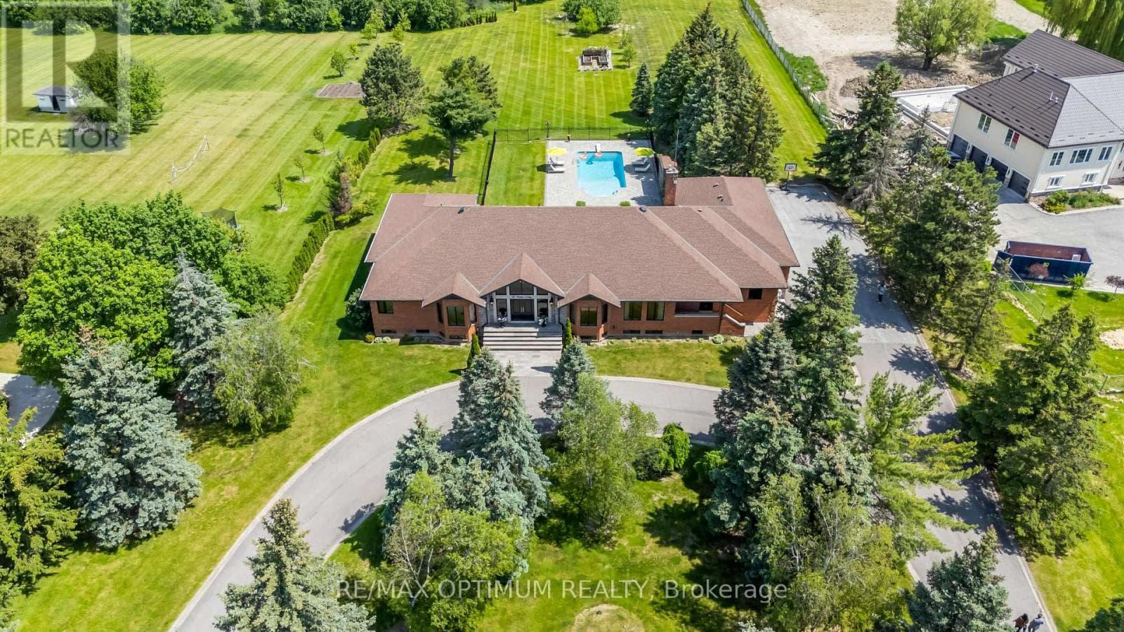 Photo of 37 FENTON WAY