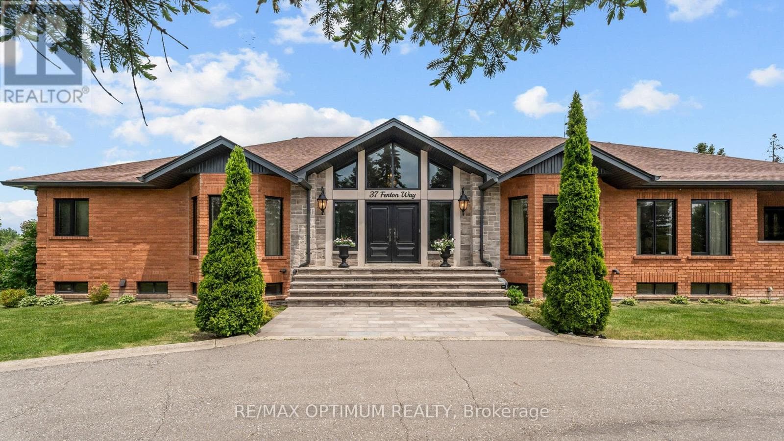 Photo of 37 FENTON WAY