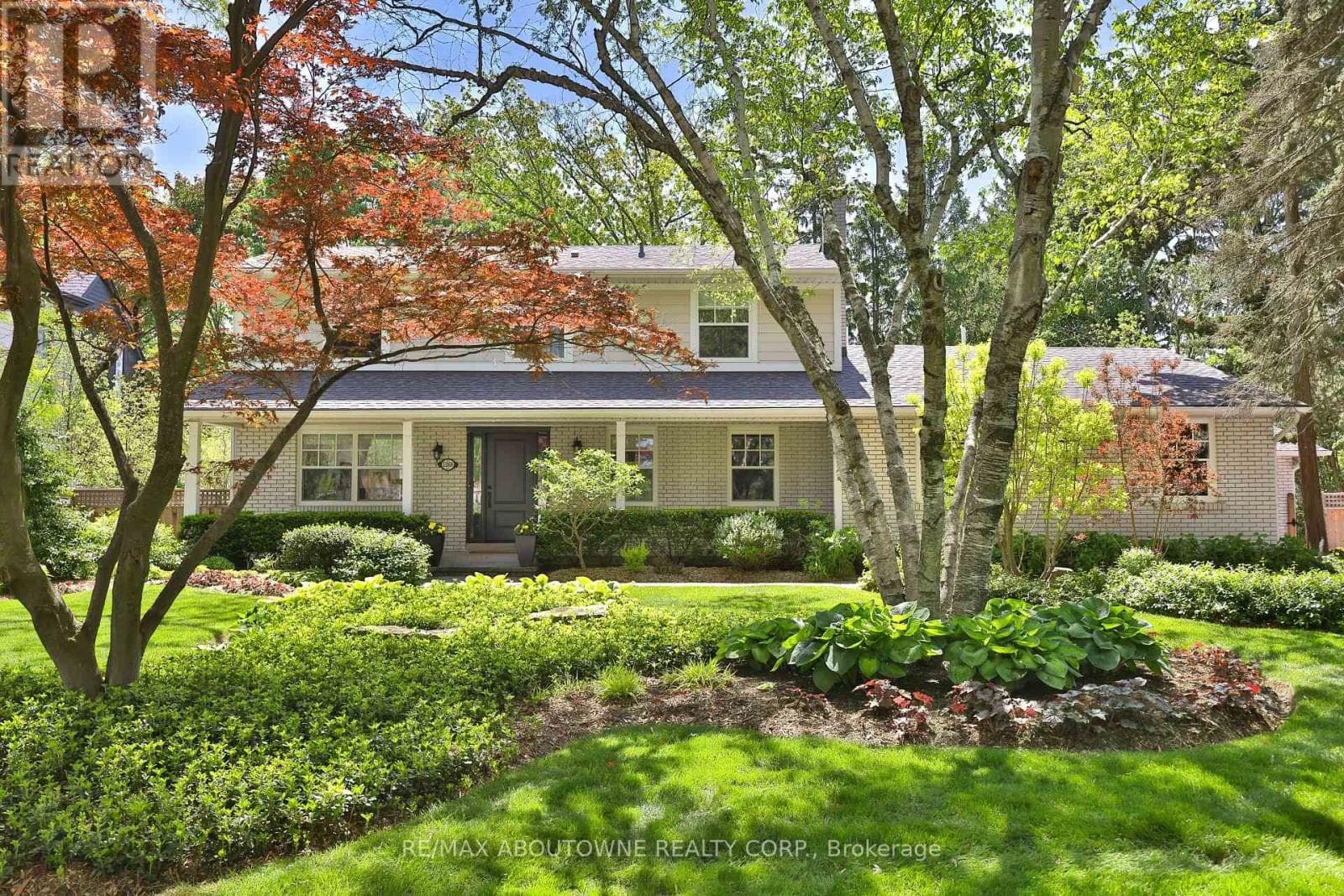 Photo of 1268 HILLHURST ROAD