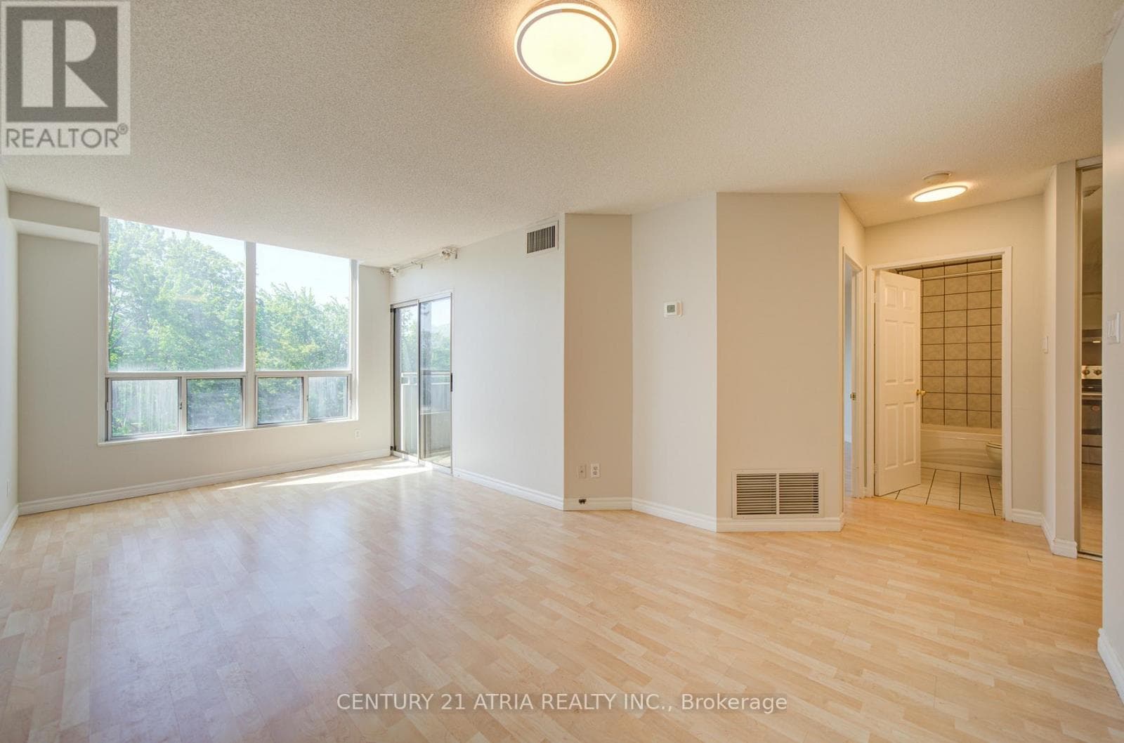 Photo of 310 - 897 SHEPPARD AVENUE