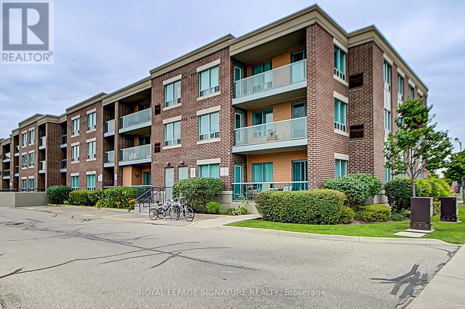 Photo of 214 - 65 VIA ROSEDALE