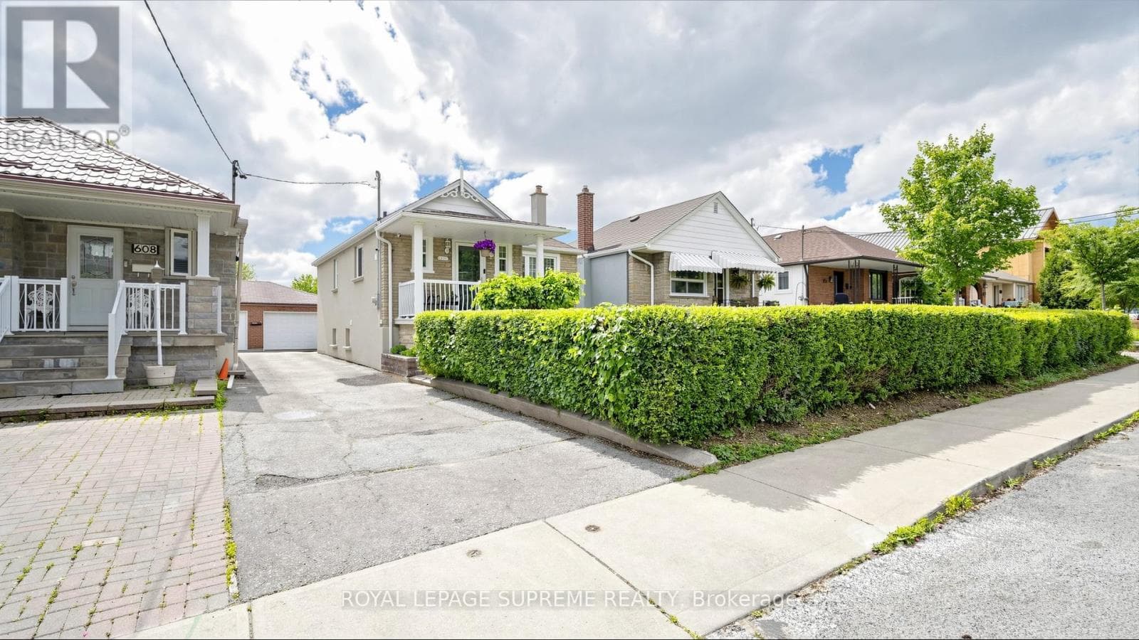 Photo of 610 MCROBERTS AVENUE