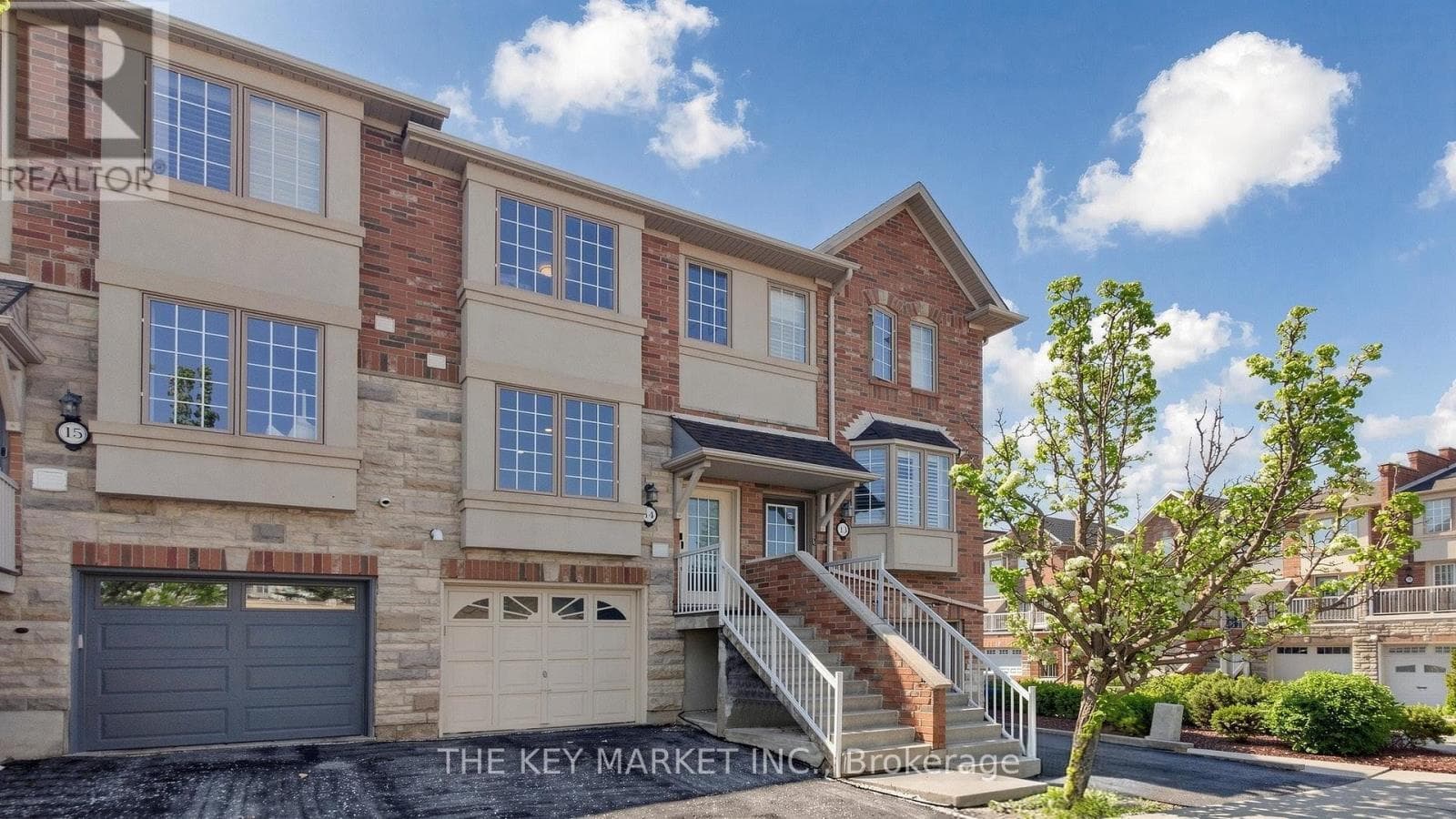 Photo of 14 - 435 ENGLISH ROSE LANE