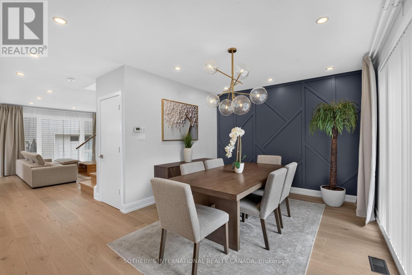 Photo of 20 UNO DRIVE