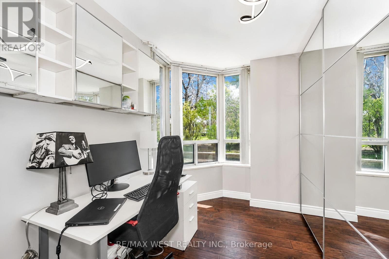 Photo of 326 - 68 CORPORATE DRIVE
