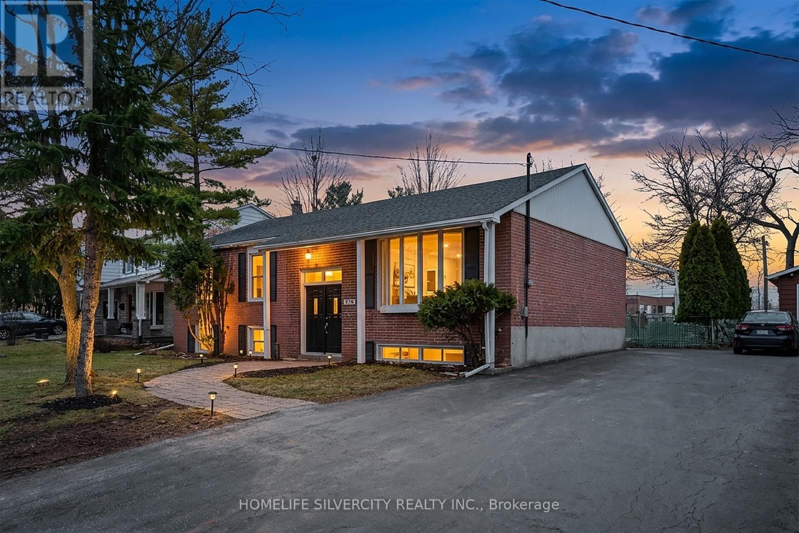 Photo of 578 TRAFFORD CRESCENT