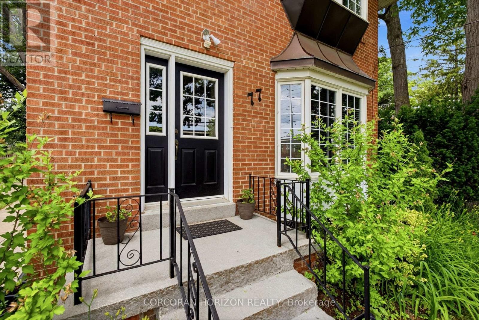 Photo of 77 MINEOLA ROAD E