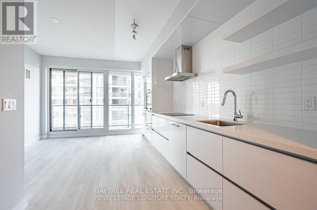 Photo of 1506 - 2221 YONGE STREET