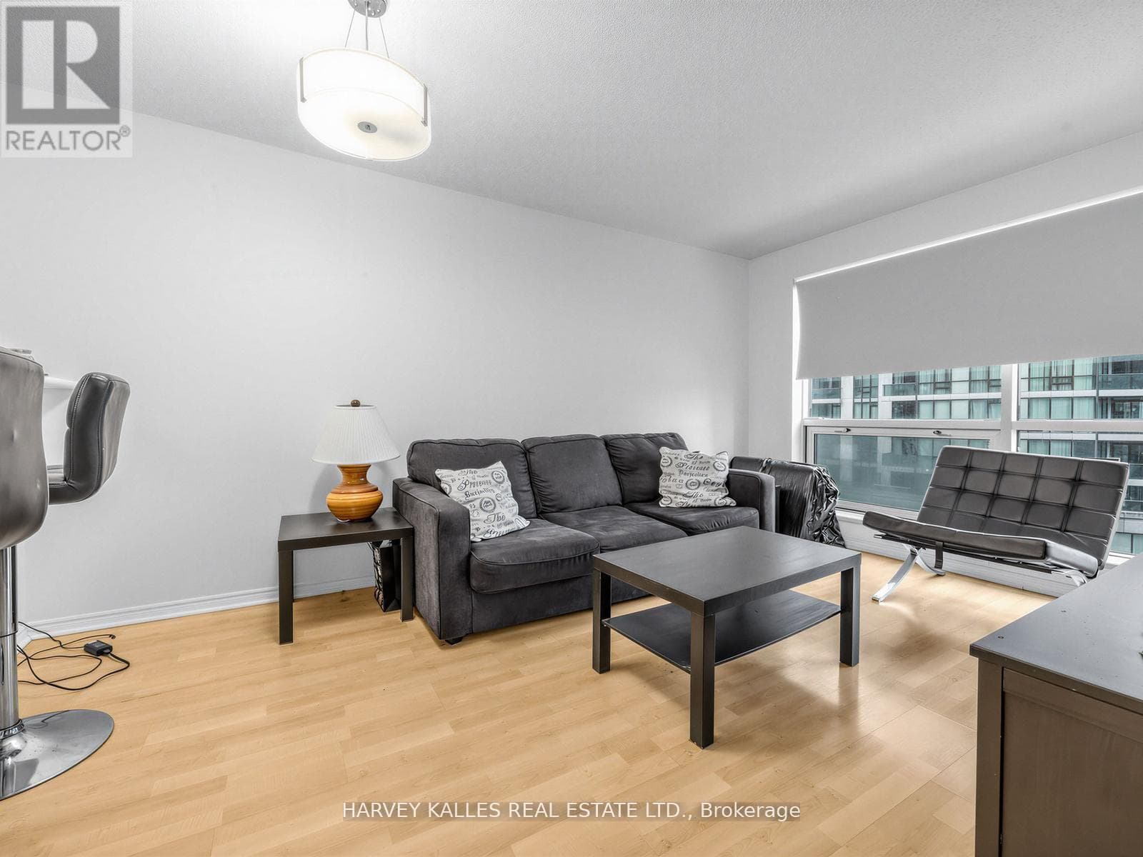 Photo of 705 - 10 YONGE STREET