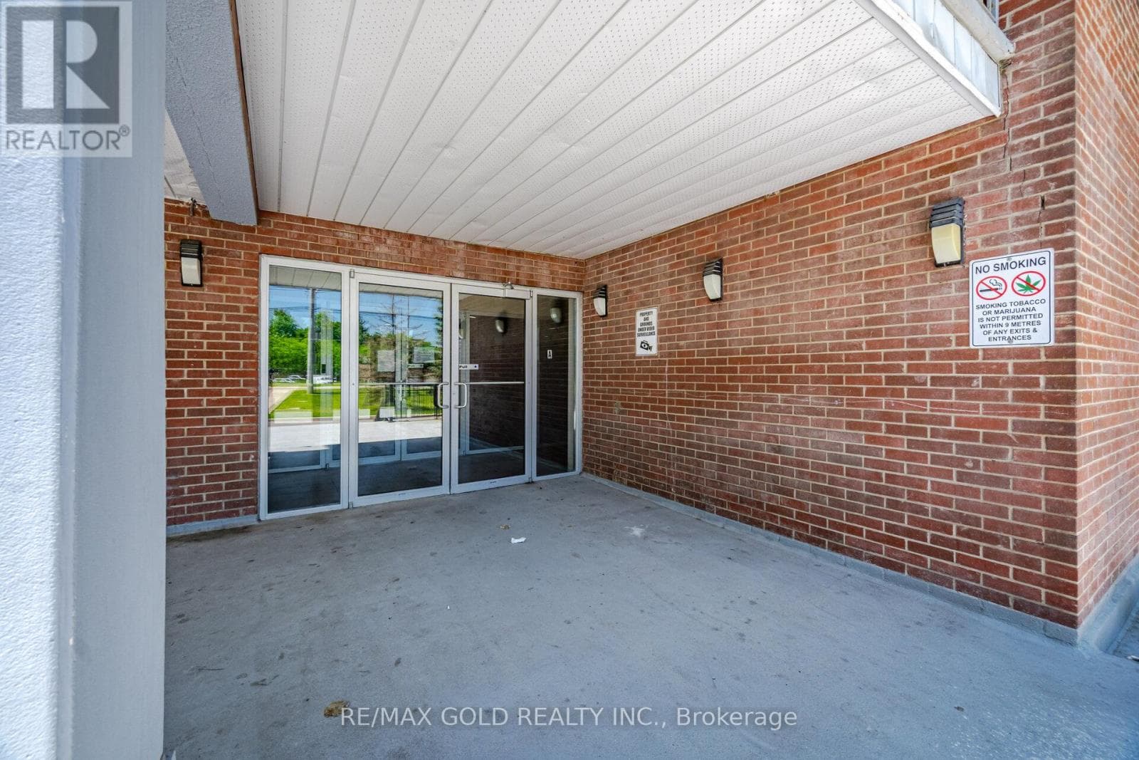 Photo of 251 - 3025 THE CREDIT WOODLANDS DRIVE