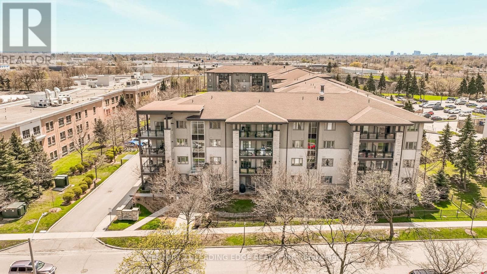 Photo of 421 - 570 LOLITA GARDENS