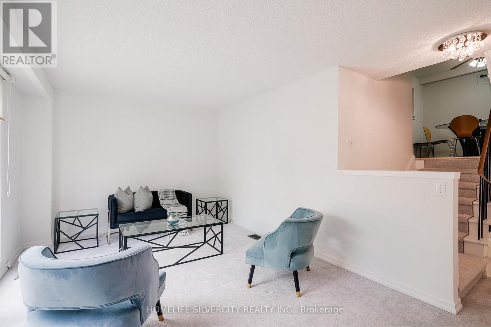 Photo of 57 - 235 BRONTE STREET S