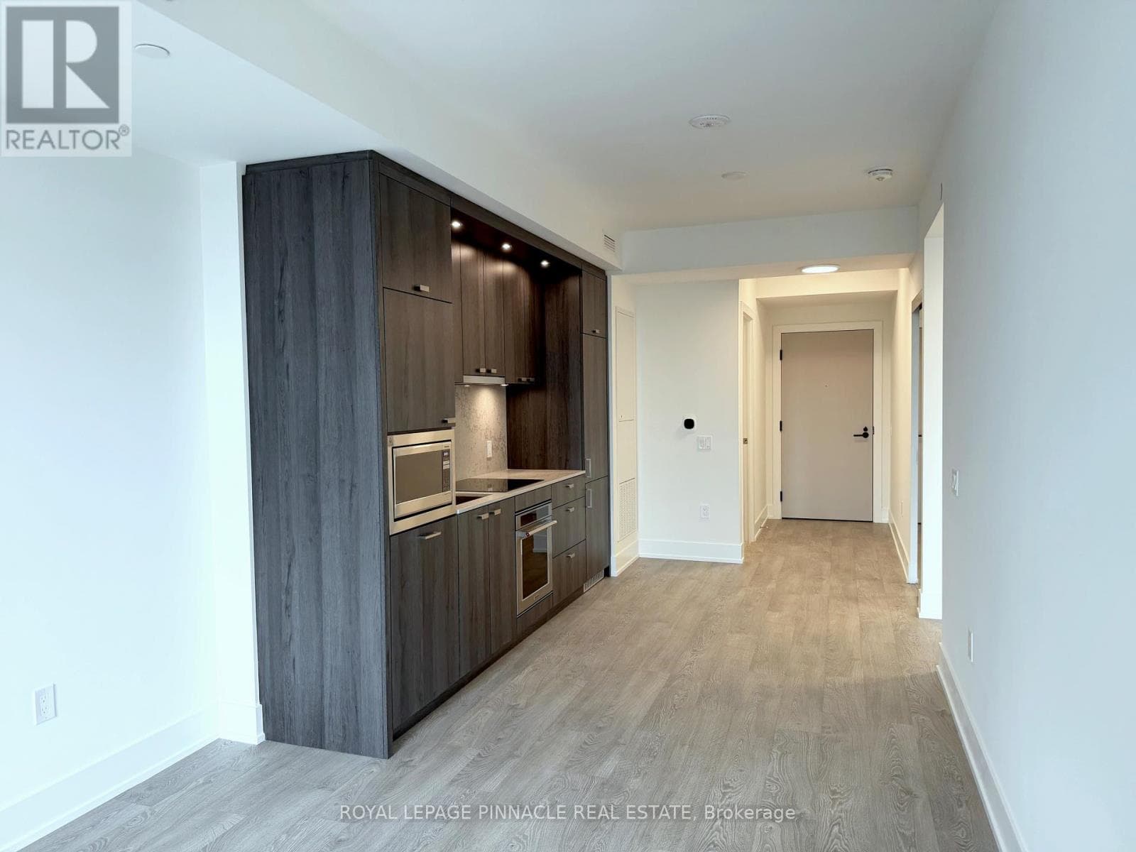 Photo of 444 - 858 DUPONT STREET