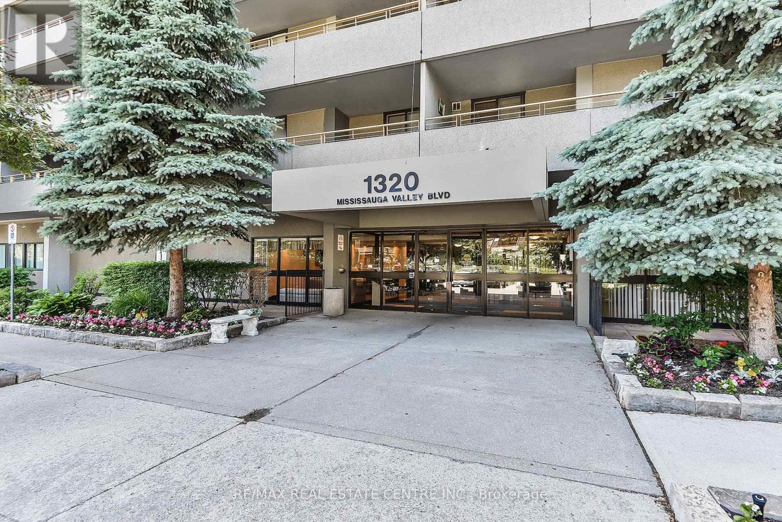 Photo of 410 - 1320 MISSISSAUGA VALLEY BOULEVARD