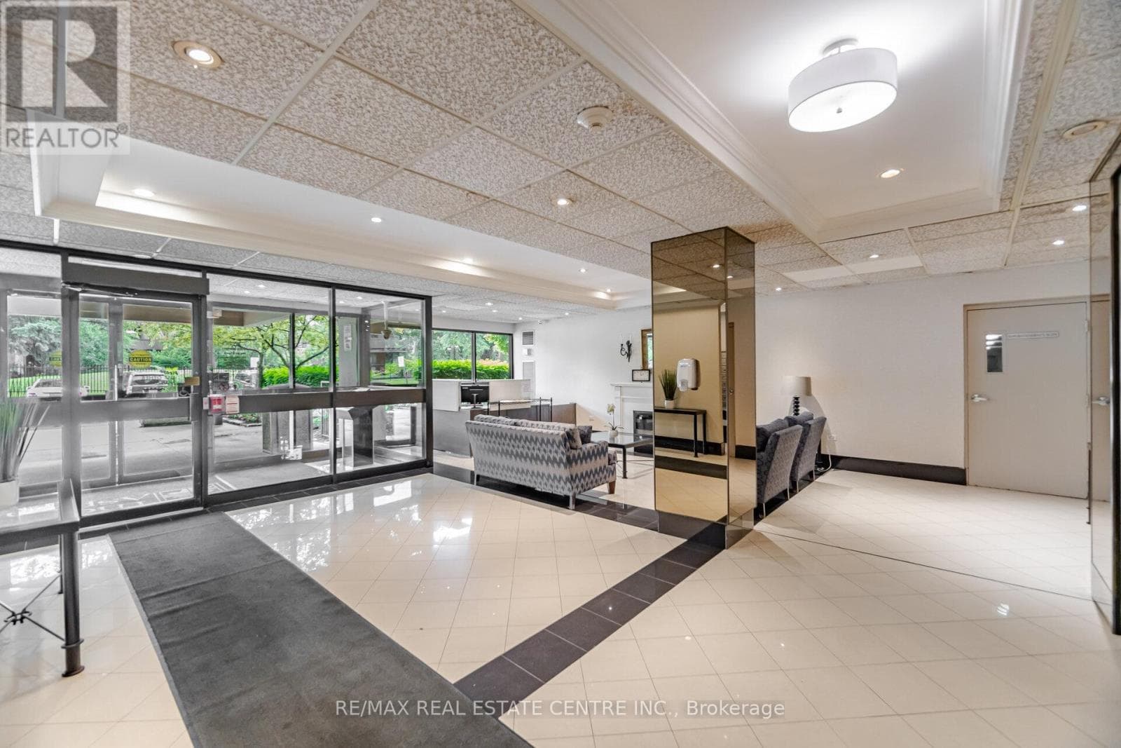 Photo of 410 - 1320 MISSISSAUGA VALLEY BOULEVARD