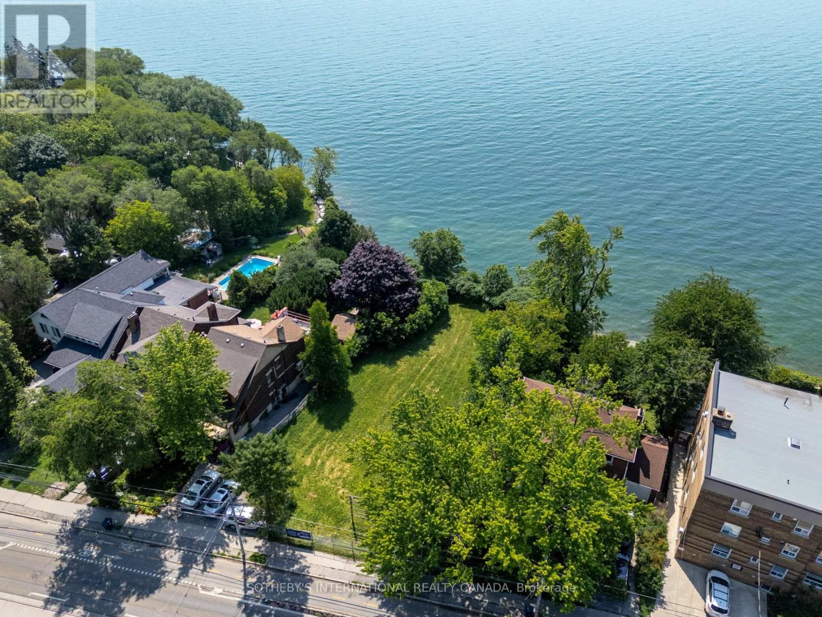 Photo of 2685 LAKE SHORE BOULEVARD W