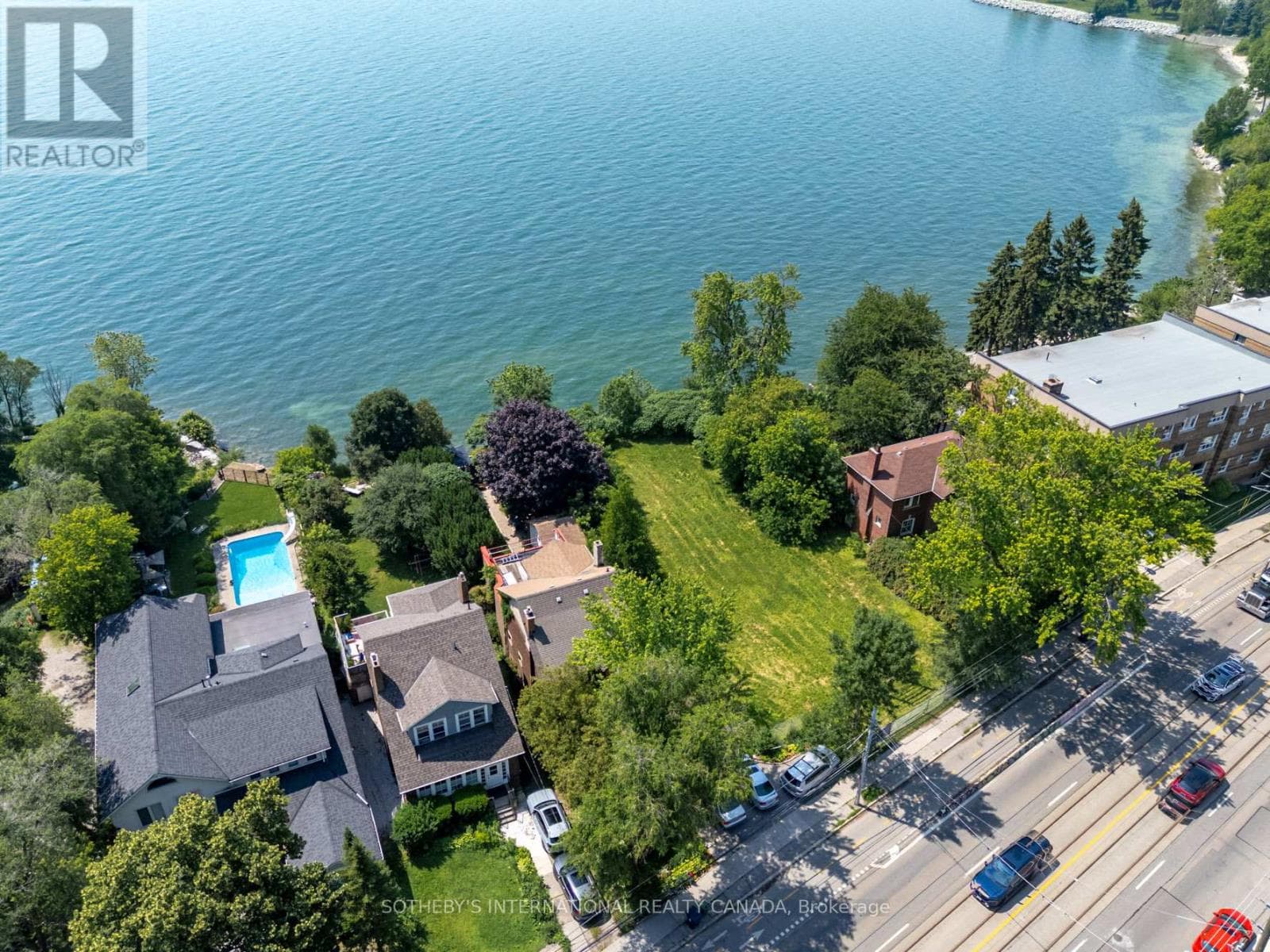 Photo of 2685 LAKE SHORE BOULEVARD W