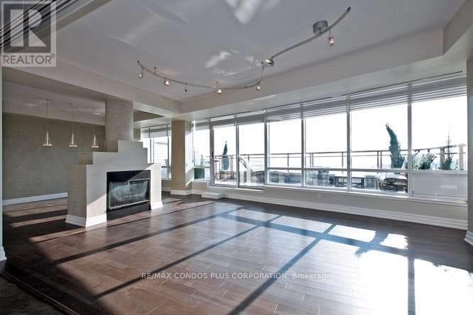 Photo of 902W - 500 QUEENS QUAY W.