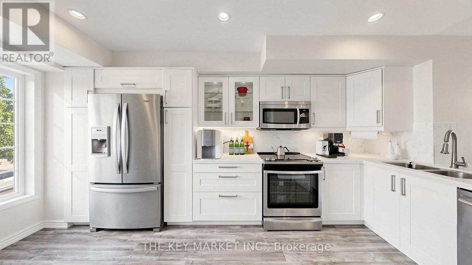 Photo of 14 - 435 ENGLISH ROSE LANE