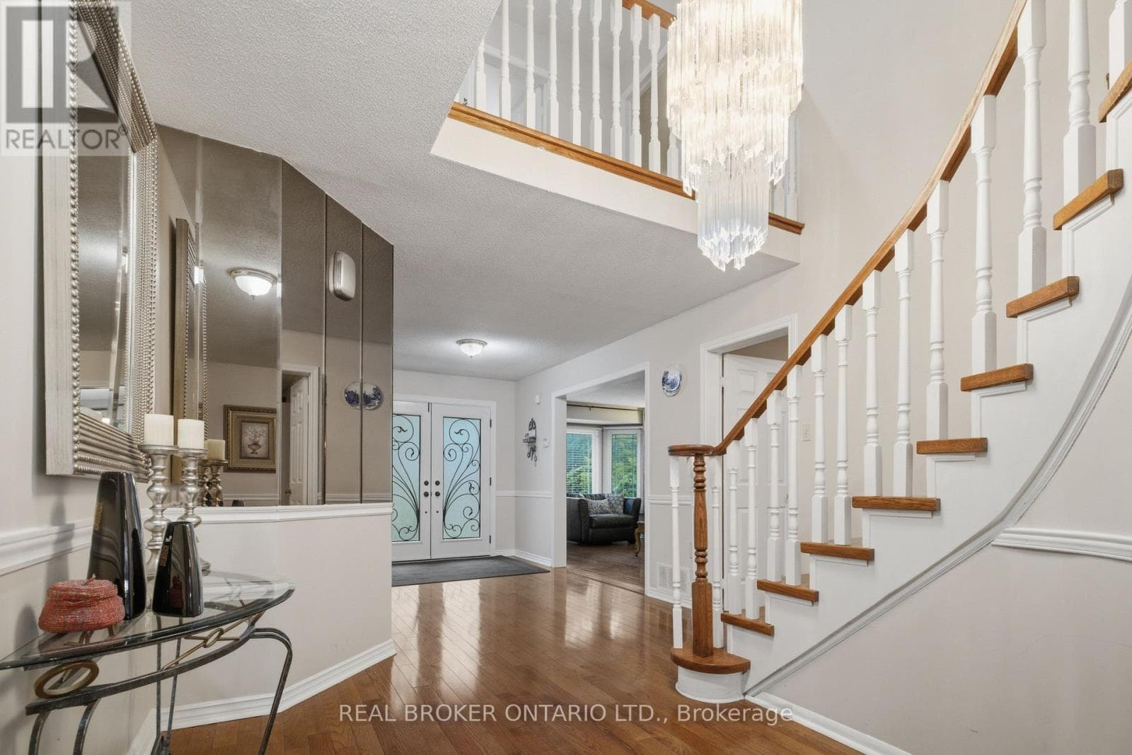 Photo of 1356 MAPLERIDGE CRESCENT