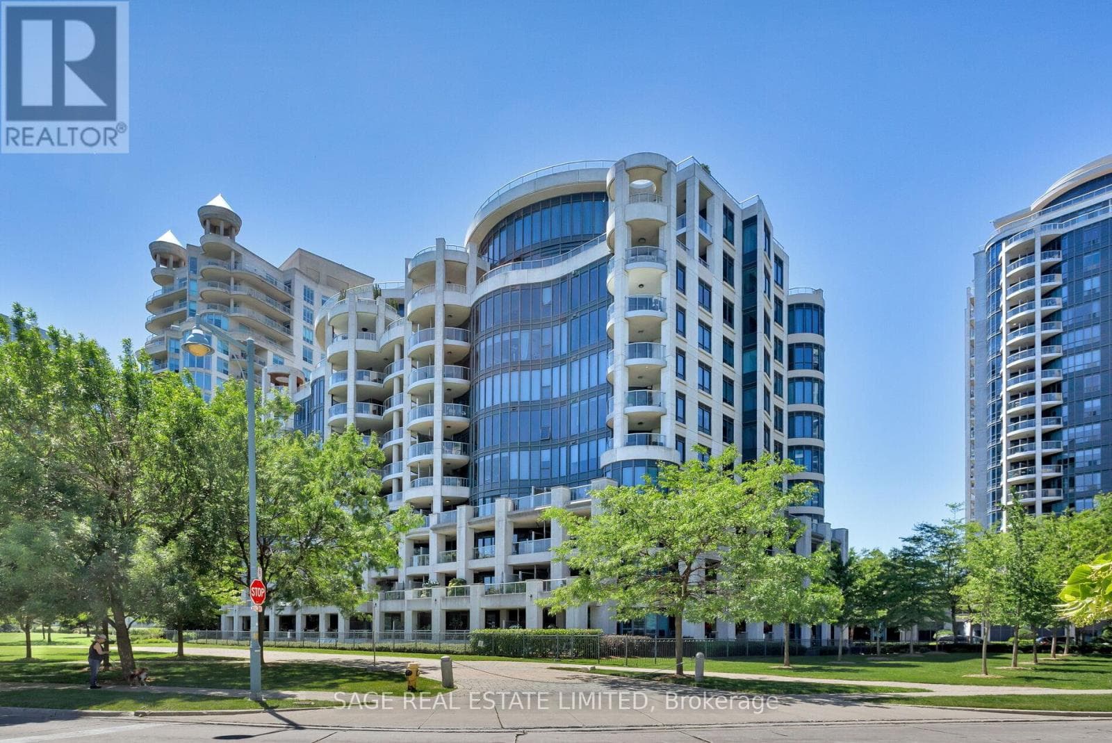 Photo of 519 - 2095 LAKE SHORE BOULEVARD W